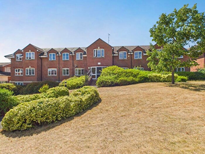 1 Bedroom Apartment To Rent In Bells Hill Green, Stoke Poges, Buckinghamshire, SL2