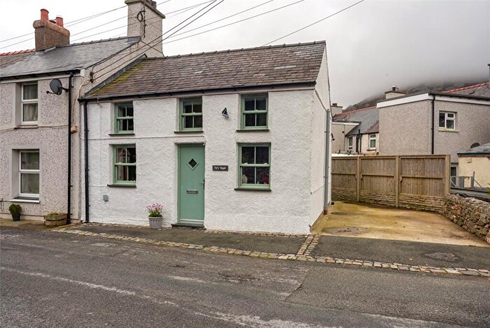 2 Bedroom End Of Terrace House For Sale In Llanaelhaearn, Caernarfon, Gwynedd, LL54
