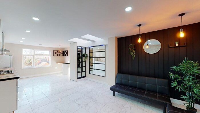 6 Bedroom House To Rent In Rookery Road, Selly Oak, B29