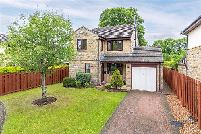4 Bedroom Detached House For Sale In The Paddock, Baildon, West Yorkshire, BD17