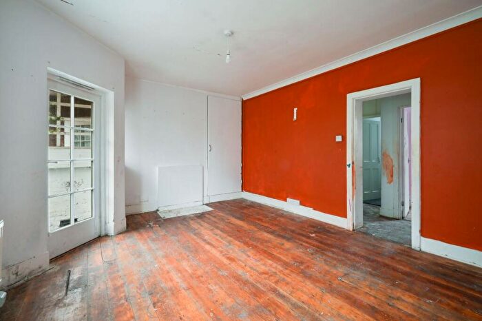1 Bedroom Flat For Sale In Flat Faraday House, York Rise, Dartmouth Park, London, NW5