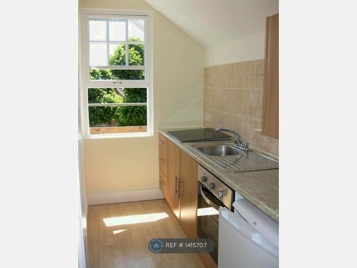 1 Bedroom Flat To Rent In Lime Hill Road, Tunbridge Wells, TN1