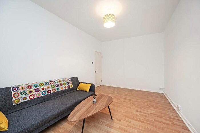 1 Bedroom Flat For Sale In Diss Street, Columbia Road, London, E2