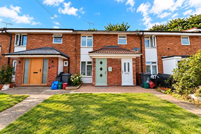 1 Bedroom Maisonette For Sale In Ridgeway, Stevenage, SG1