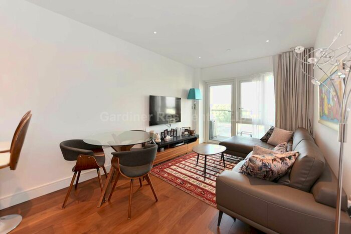 2 Bedroom Flat To Rent In Longfield Avenue, Ealing, W5