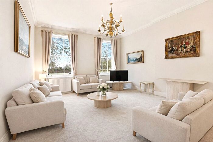 2 Bedroom Flat To Rent In Hyde Park Square, London, W2