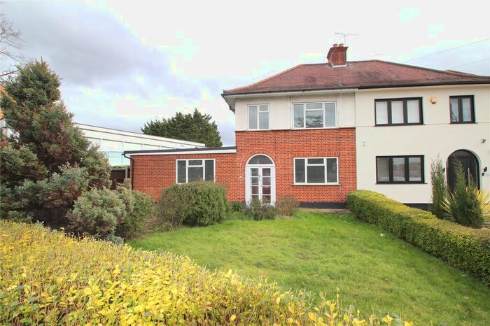 4 Bedroom Semi-Detached House To Rent In Collier Row Road, Romford, Essex, RM5
