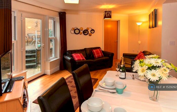 3 Bedroom Flat To Rent In St. Matthews Gardens, Cambridge, CB1