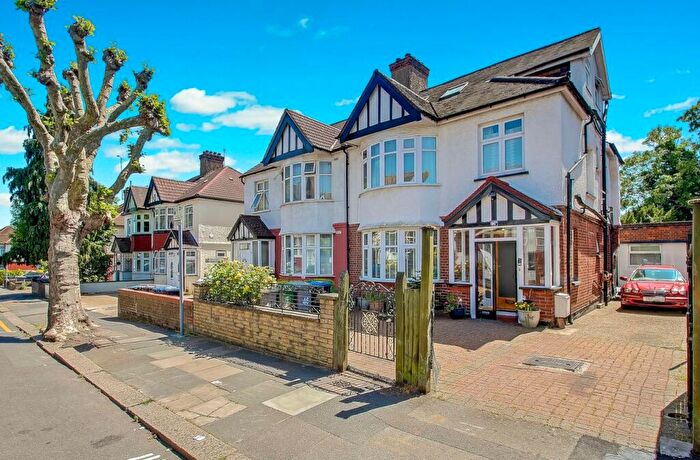 4 Bedroom Semi Detached House For Sale In Prout Grove, London, NW10