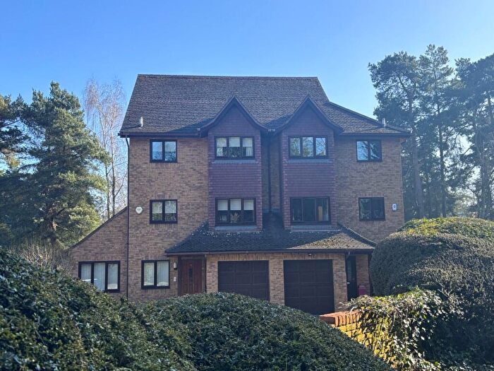 5 Bedroom Town House For Sale In Evening Glade, Ferndown, Dorset, BH22