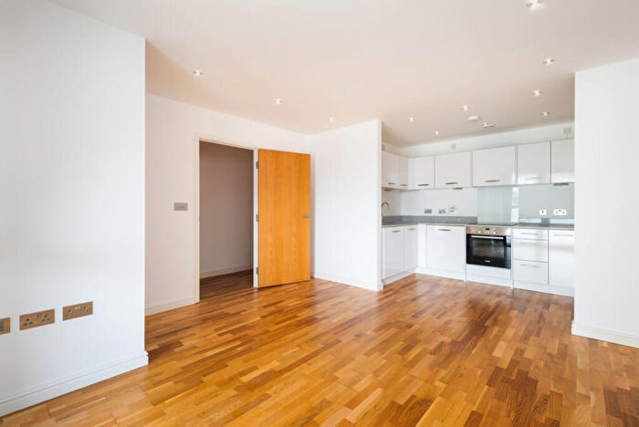 1 Bedroom Flat For Sale In Giles Court, Tabernacle Gardens, London, E2