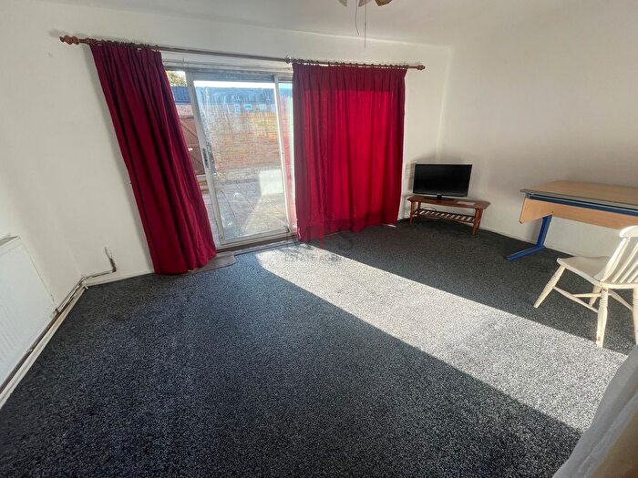 3 Bedroom Terraced House To Rent In Stanborough Road, Hounslow, TW3