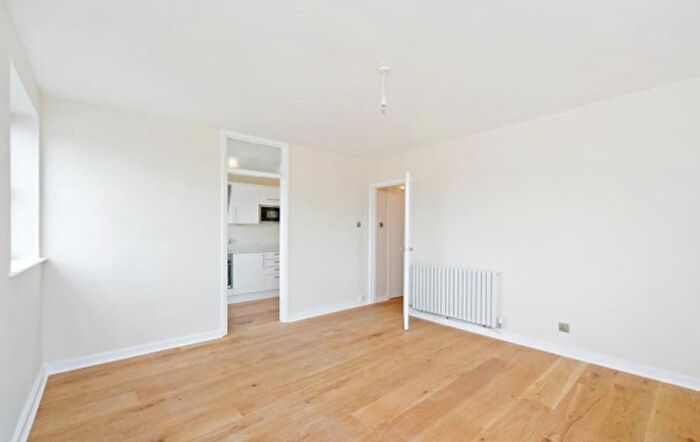 2 Bedroom Flat To Rent In Admiral Walk, Westbourne Park, London, W9