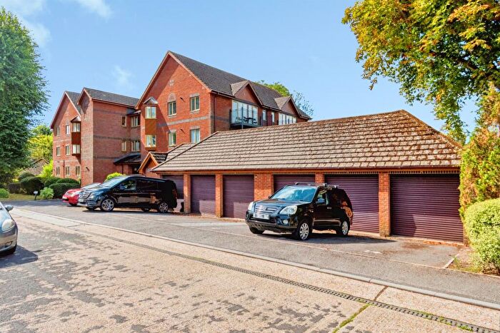 2 Bedroom Apartment For Sale In Hollman Drive, Romsey, SO51