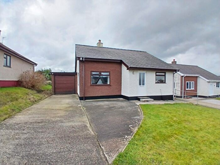 2 Bedroom Detached Bungalow For Sale In Rhiwlas, LL57