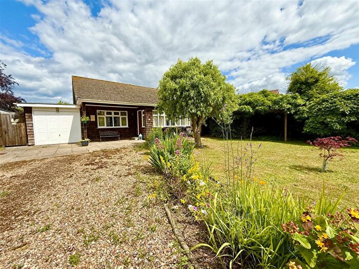 2 Bedroom Bungalow For Sale In Staithe Road, Hickling, NR12
