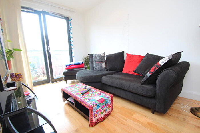 2 Bedroom Flat To Rent In Surrey Street, Croydon, CR0