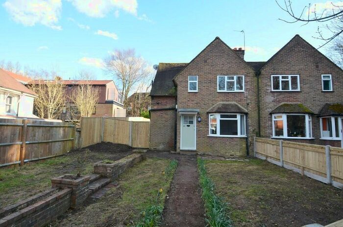3 Bedroom Semi-Detached House To Rent In Station Approach, Tadworth, Surrey, KT20