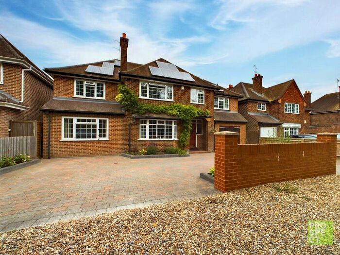 6 Bedroom Detached House To Rent In London Road, Wokingham, Berkshire, RG40