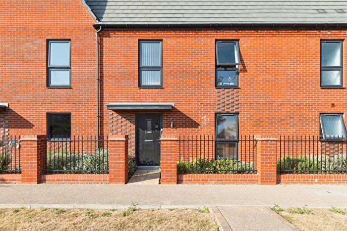 2 Bedroom Maisonette For Sale In Katahdin Grove, Whitehouse, Milton Keynes, MK8