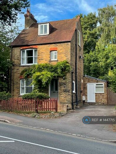 3 Bedroom Detached House To Rent In Station Road, Amersham, HP7