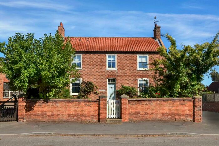 3 Bedroom Semi-Detached House For Sale In Main Street, Flintham, Newark, NG23