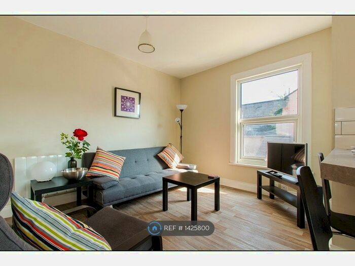 1 Bedroom Flat To Rent In Upper Stone Street, Maidstone, ME15