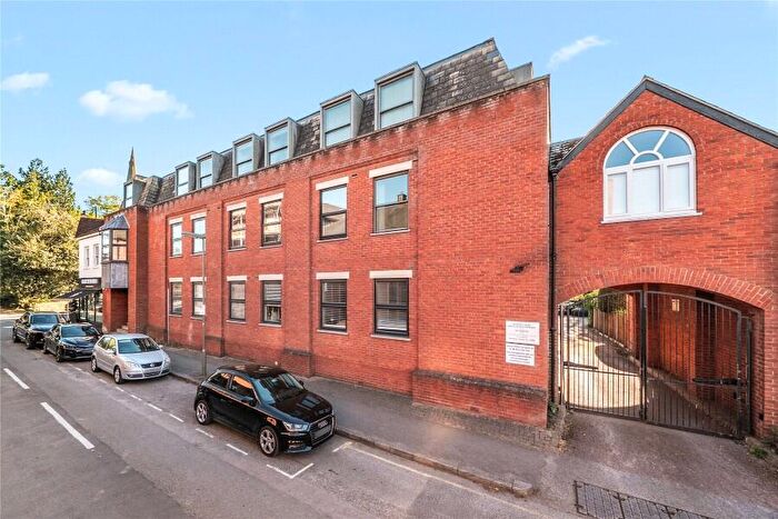 1 Bedroom Apartment To Rent In Minorca Road, Weybridge, KT13