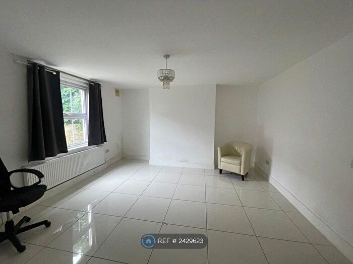 2 Bedroom Flat To Rent In Woodhill, London, SE18