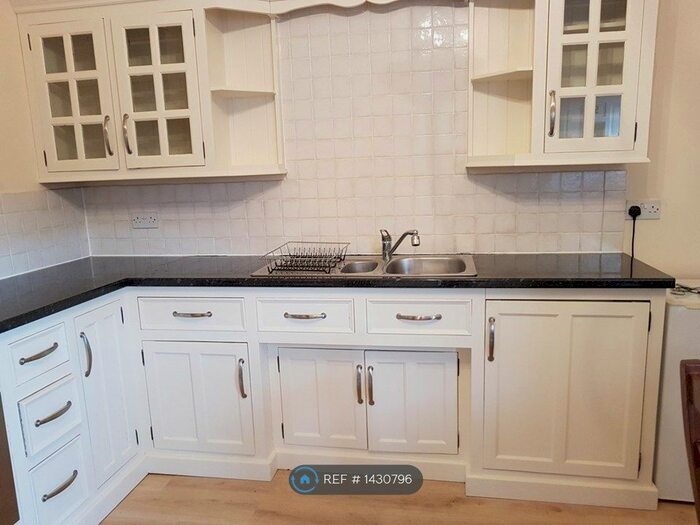 2 Bedroom Flat To Rent In The Old School, Lincoln, LN5