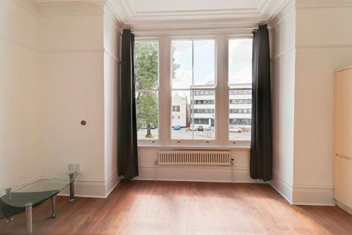 1 Bedroom Apartment For Sale In Holly Walk, Leamington Spa, CV32