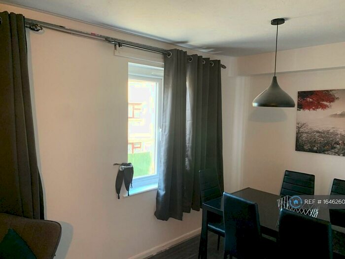 2 Bedroom Flat To Rent In Sterling Gardens, London, SE14