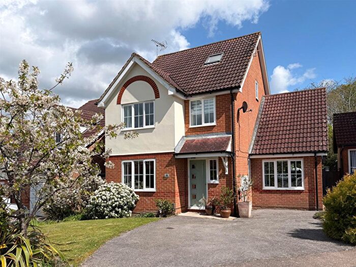 5 Bedroom Detached House For Sale In Bulbeck Close, Burgess Hill, RH15