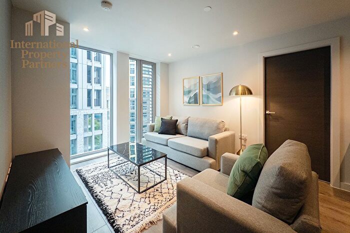 2 Bedroom Flat To Rent In Embankment Exchange, Greengate, Manchester, M3