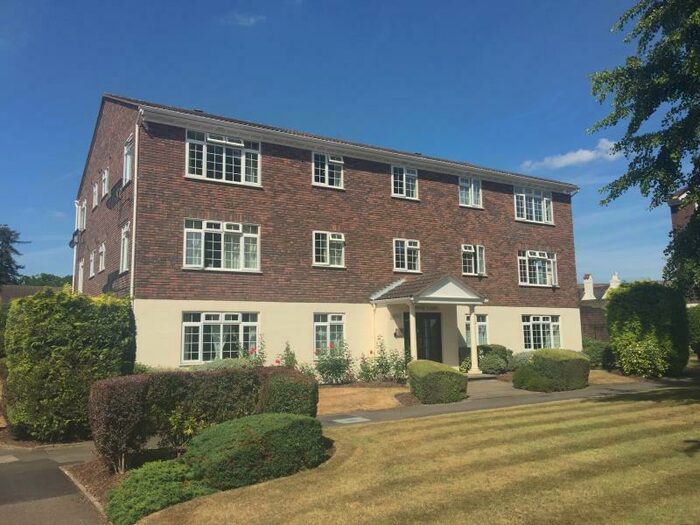 1 Bedroom Apartment To Rent In Hillcrest Court, Weybridge, Surrey, KT13