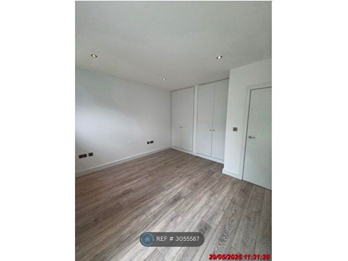 1 Bedroom Flat To Rent In Adelphi Court, London, SE20