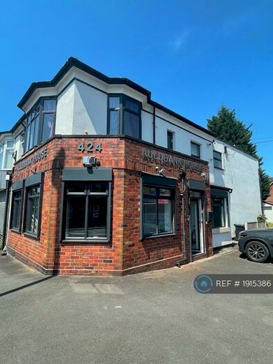 1 Bedroom Flat To Rent In Bury Old Road, Manchester, M25