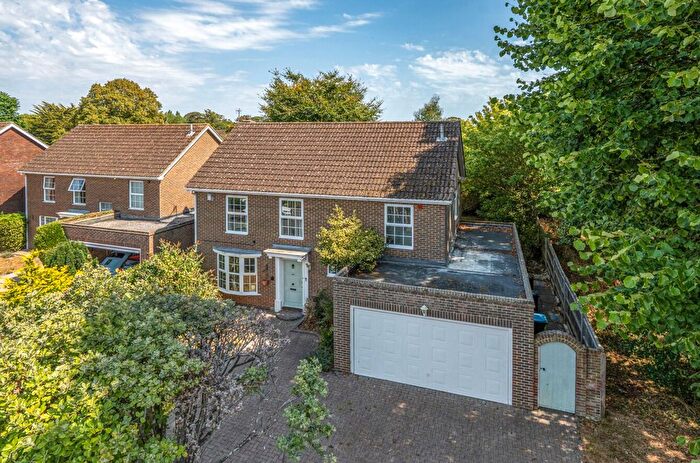4 Bedroom Detached House For Sale In Alexander Close, Aldwick, PO21