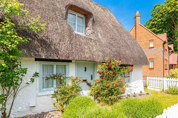 2 Bedroom End Of Terrace House For Sale In High Street, Broad Hinton, SN4