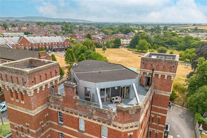 2 Bedroom Apartment For Sale In London Road, Devizes, Wiltshire, SN10