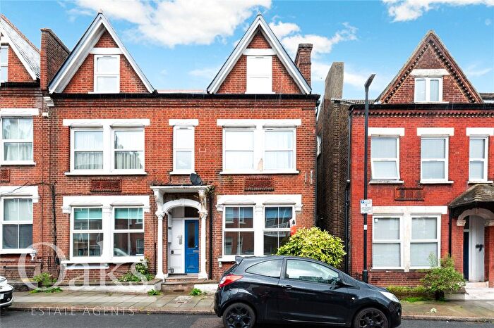 4 Bedroom Flat For Sale In Shrubbery Road, Streatham, SW16