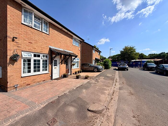 3 Bedroom End Of Terrace House To Rent In Stipularis Drive, Hayes, UB4