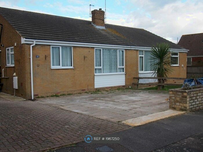 2 Bedroom Semi-Detached House To Rent In Crofters Close, Hythe, CT21
