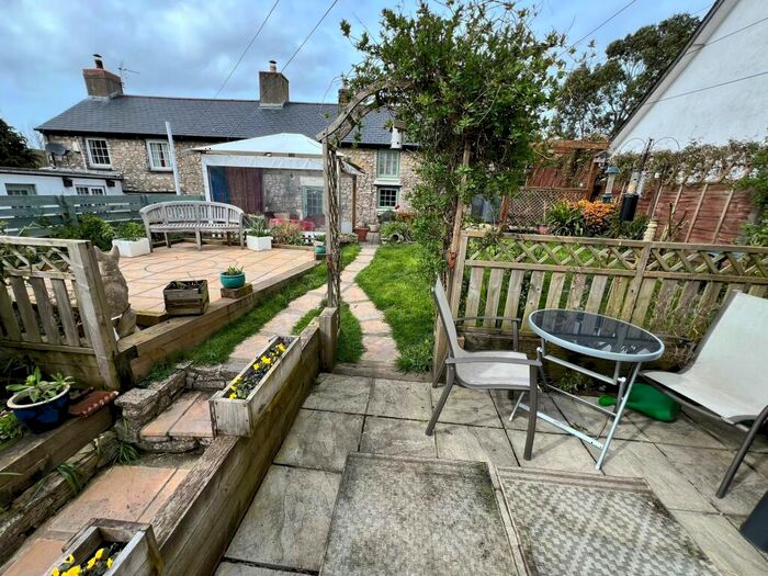 2 Bedroom Cottage For Sale In Well Road, East Aberthaw, CF62