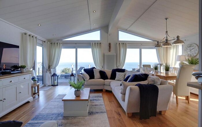 2 Bedroom Mobile/park Home For Sale In Torquay Road, Shaldon, Teignmouth, TQ14