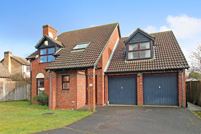 4 Bedroom Detached House For Sale In The Warren, Tadley, RG26