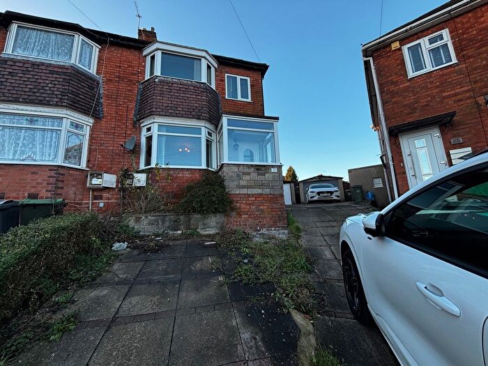 3 Bedroom Semi Detached House To Rent In Dovey Road, Oldbury, B69