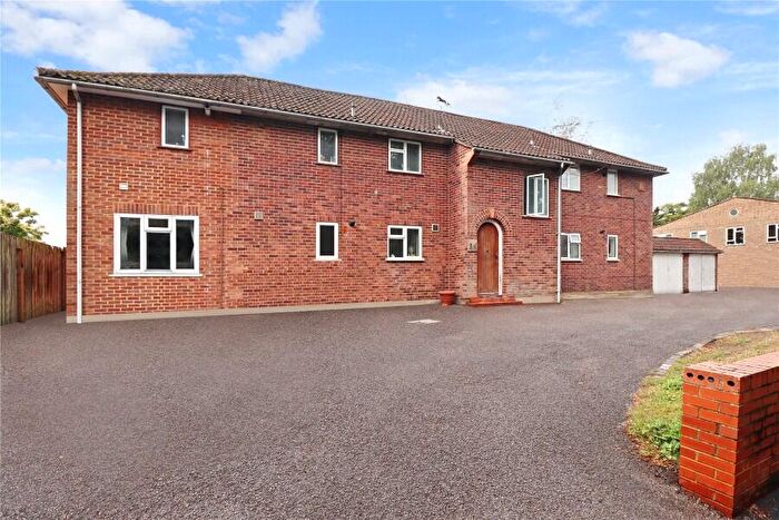 1 Bedroom Maisonette To Rent In Woking, Surrey, GU22