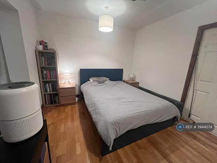 1 Bedroom Flat To Rent In Hackney Road, London, E2