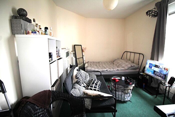 1 Bedroom Flat To Rent In Holland Road, Hove, East Sussex, BN3